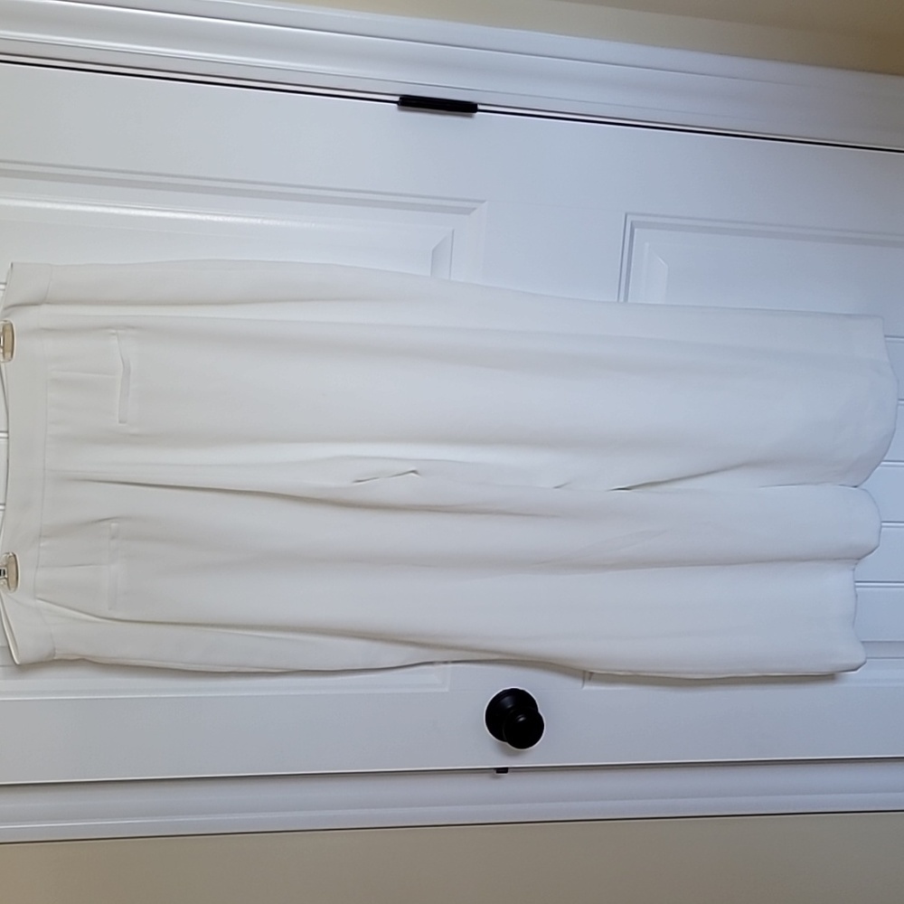 Wide Leg Pant in White - Picture 3 of 3
